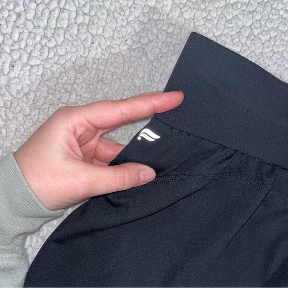 Fabletics shorts - Picture 4 of 8